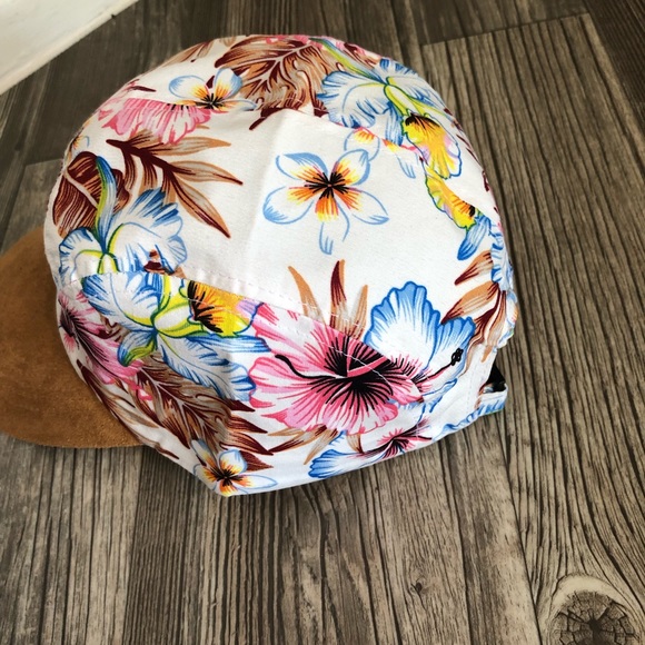 Free press hat 🧢 - Picture 3 of 7